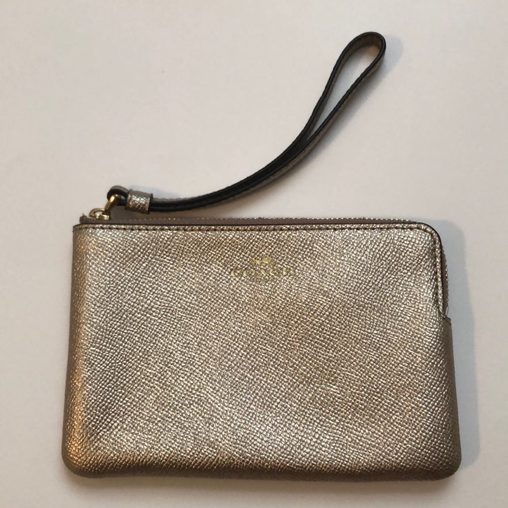Coach Wristlet Pebble Leather - Picture 2 of 9